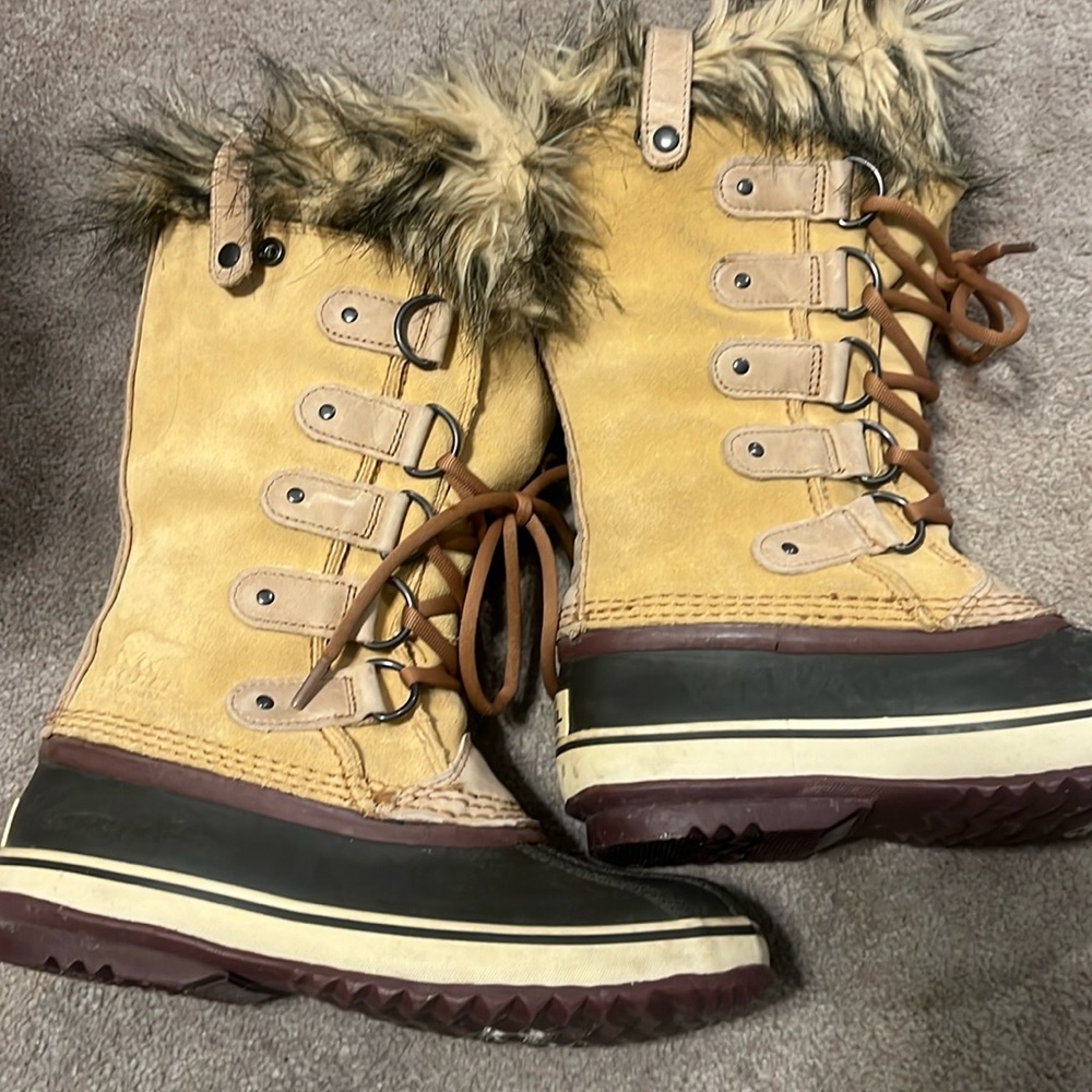 Sorel boots - used